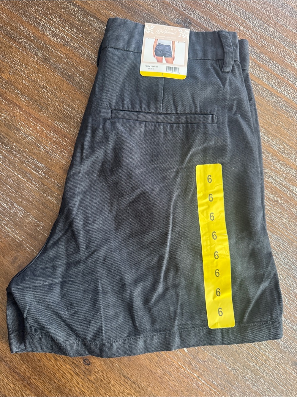 JACHS Girlfriend Women's Pleated Short Size 6